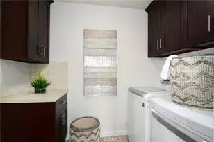 22029 Mulholland Way, Woodland Hills, CA 91364 - Photo 13