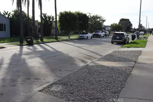 1917 W 74th, Los Angeles, CA 90047 - Photo 27