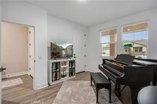 8812 W Dale Dr, Lancaster, CA 93536 - Photo 27