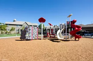 19345 Laroda Ln, Saugus, CA 91350 - Photo 43