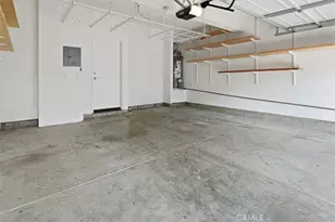 19345 Laroda Ln, Saugus, CA 91350 - Photo 37