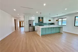 22130 Gault St, Canoga Park, CA 91303 - Photo 3