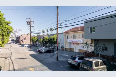 18407 Sherman Way, Reseda, CA 91335 - Photo 19