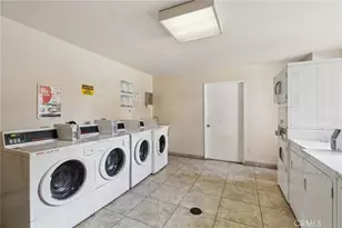 5400 Newcastle Ave, Encino, CA 91316 - Photo 15