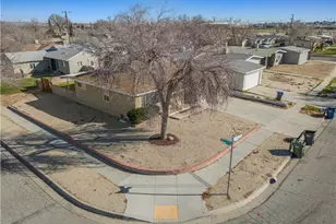 621 W Ave H12, Lancaster, CA 93534 - Photo 3