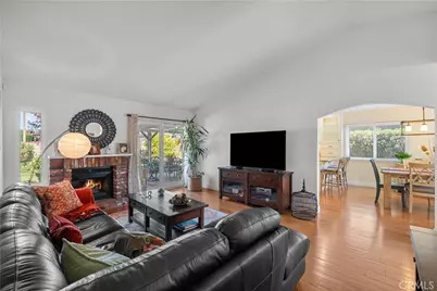 23643 Maricio, Valencia, CA 91355 - Photo 5