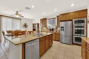 20361 Julia Ln, Saugus, CA 91350 - Photo 7