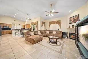 241 W Quail Dr, Palmdale, CA 93551 - Photo 7