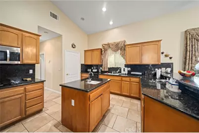 241 W Quail Drive, Palmdale, CA 93551 - Photo 17