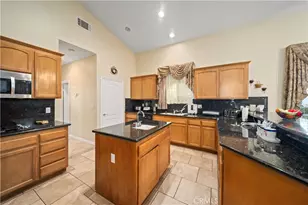 241 W Quail Dr, Palmdale, CA 93551 - Photo 17