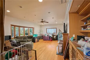 10354 Owensmouth, Chatsworth, CA 91311 - Photo 9