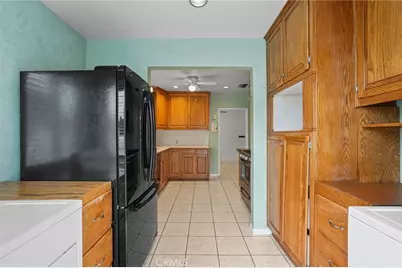 15934 Kittridge, Lake Balboa, CA 91406 - Photo 17