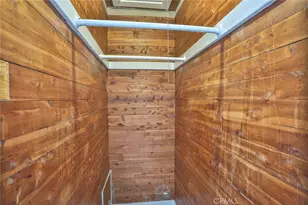 2867 Edgehill Dr, Los Angeles, CA 90018 - Photo 13