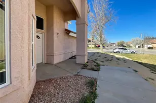 1768 Mesa Dr, Lancaster, CA 93535 - Photo 3