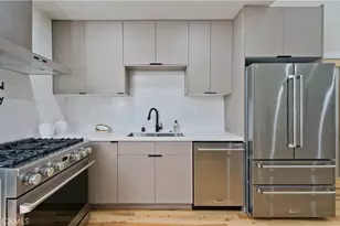 17905 Bullock St, Encino, CA 91316 - Photo 7