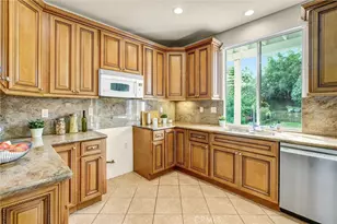 15155 Trail View Ct, Sylmar, CA 91342 - Photo 11