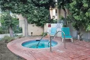 18307 Burbank Blvd, Tarzana, CA 91356 - Photo 17