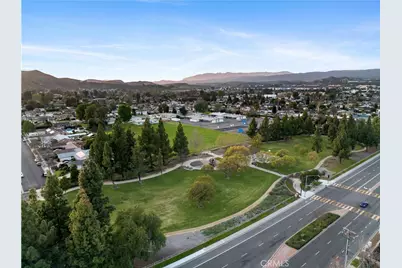 889 Lindamere Court, Simi Valley, CA 93065 - Photo 65