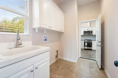 889 Lindamere Court, Simi Valley, CA 93065 - Photo 45