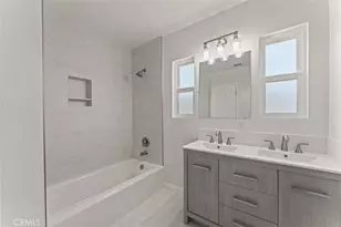 14722 Strathern, Panorama City, CA 91402 - Photo 11