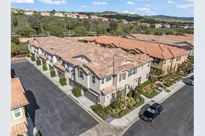 28649 Jardineras Drive, Valencia, CA 91354 - Photo 53