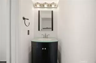 7738 Via Napoli, Burbank, CA 91504 - Photo 21