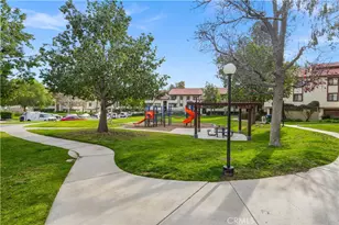 28015 Sarabande Ln, Canyon Country, CA 91387 - Photo 21