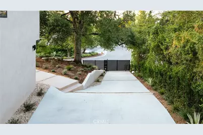 17930 Karen Drive, Encino, CA 91316 - Photo 39