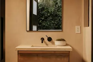 17930 Karen Dr, Encino, CA 91316 - Photo 39
