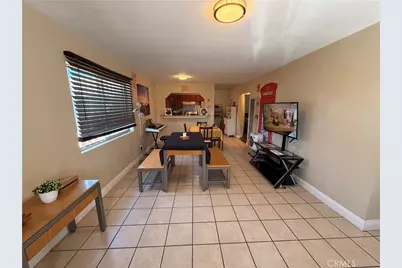 536 W 42nd Street, Los Angeles, CA 90037 - Photo 7