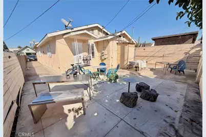 536 W 42nd Street, Los Angeles, CA 90037 - Photo 5