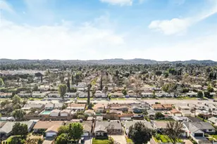 23040 Hartland, West Hills, CA 91307 - Photo 37