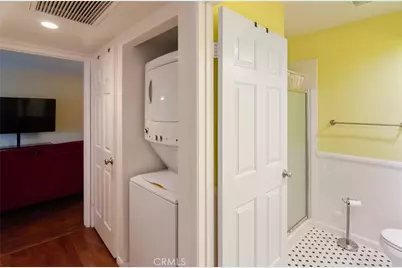 8710 Independence Avenue #301, Canoga Park, CA 91304 - Photo 11