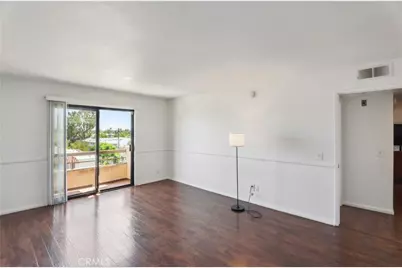 8710 Independence Avenue #301, Canoga Park, CA 91304 - Photo 19