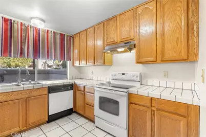 18510 Mayall Street #I, Northridge, CA 91324 - Photo 11