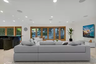 4446 Hayvenhurst Ave, Encino, CA 91436 - Photo 9