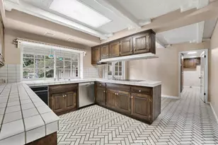 4809 Queen Victoria Rd, Woodland Hills, CA 91364 - Photo 15