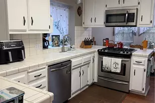 9309 Foxglen Ct, Bakersfield, CA 93312 - Photo 5