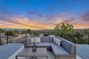 5952 Woodland View Dr, Woodland Hills, CA 91367 - Photo 5