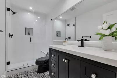 5952 Woodland View Drive, Woodland Hills, CA 91367 - Photo 29