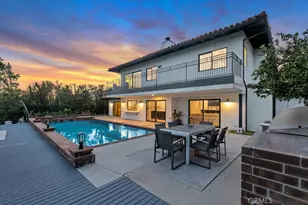 5952 Woodland View Dr, Woodland Hills, CA 91367 - Photo 3