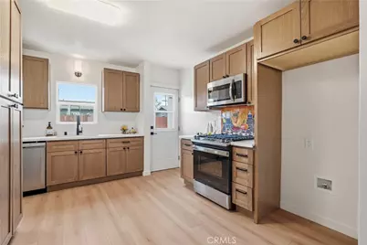 844 W 74th, Los Angeles, CA 90044 - Photo 13