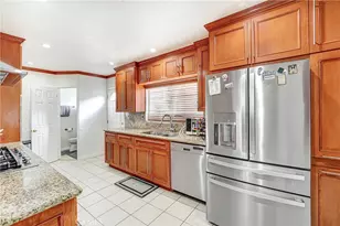 19624 Kittridge St, Reseda, CA 91335 - Photo 9