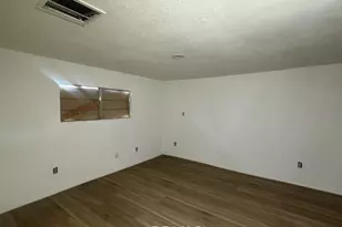 102 Northrup, Bakersfield, CA 93307 - Photo 17