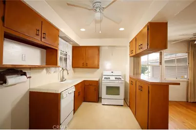 5747 Bevis Avenue, Sherman Oaks, CA 91411 - Photo 7