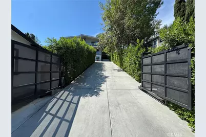 22268 Avenue San Luis, Woodland Hills, CA 91364 - Photo 3