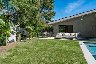 22268 Avenue San Luis, Woodland Hills, CA 91364 - Photo 47