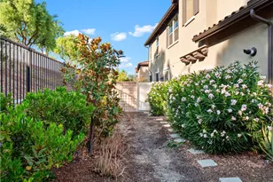 28645 Jardineras, Valencia, CA 91354 - Photo 41