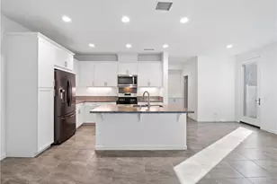 28645 Jardineras, Valencia, CA 91354 - Photo 5