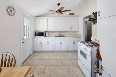 19026 Stillmore, Canyon Country, CA 91351 - Photo 11